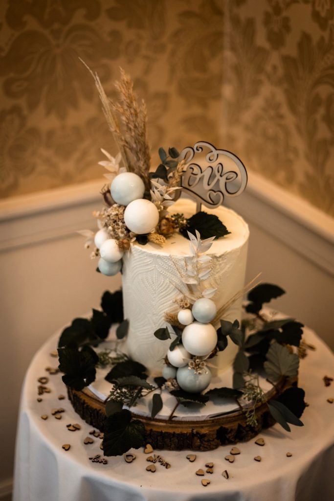 Detail photo of the wedding cake at a micro wedding at The Cavendish Hotel
