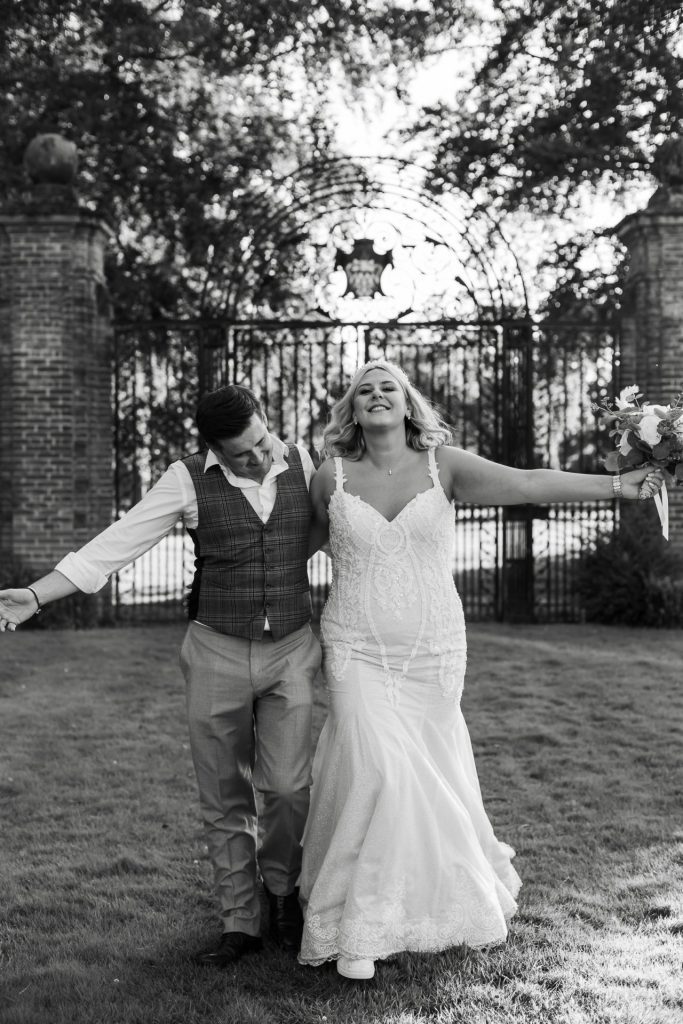 Laura&Lee-LR-820